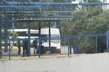 Tri djevojke opljačkale ženu dok je preuzimala prtljagu u Zagrebu: Donosimo snimku kad je stigla policija