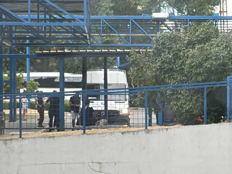Tri djevojke opljačkale ženu dok je preuzimala prtljagu u Zagrebu: Donosimo snimku kad je stigla policija