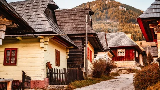 Selo sa 14 stanovnika izgleda kao iz bajke: Mje&scaron;tani ga uspoređuju sa životom u kanalizaciji