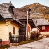 Selo sa 14 stanovnika izgleda kao iz bajke: Mje&scaron;tani ga uspoređuju sa životom u kanalizaciji