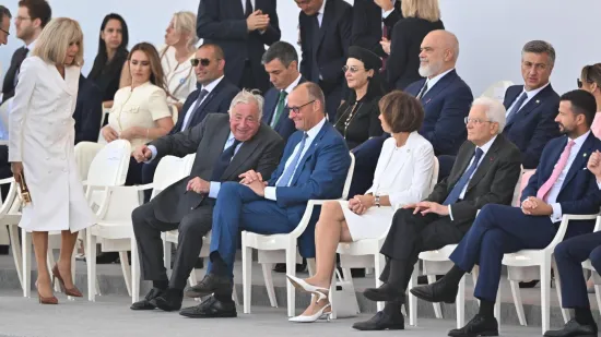Pogledajte gdje sjede Plenković i njegova supruga na mimohodu: Europska elita stigla u Pariz