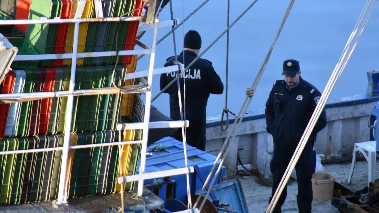 Krvavi obračun na plovilu u Medulinu: Makedonac nožem poku&scaron;ao ubiti Srbina