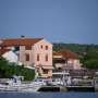 I dostupan i skriven: Otok nadomak Zadra koji čuva priče o carskom ulju i hrabrim ženama