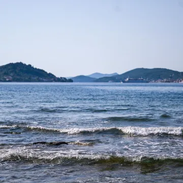 I dostupan i skriven: Otok nadomak Zadra koji čuva priče o carskom ulju i hrabrim ženama
