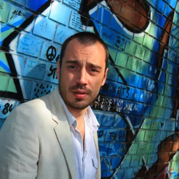 Za njim uzdi&scaron;u brojne Hrvatice, a on ljubi lijepu kolegicu: Upoznali se na setu RTL-ove serije
