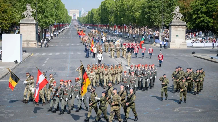 Ovo je Europa pokazala u Parizu: Mar&scaron; moćnih vojnih sila i jasna poruka Putinu