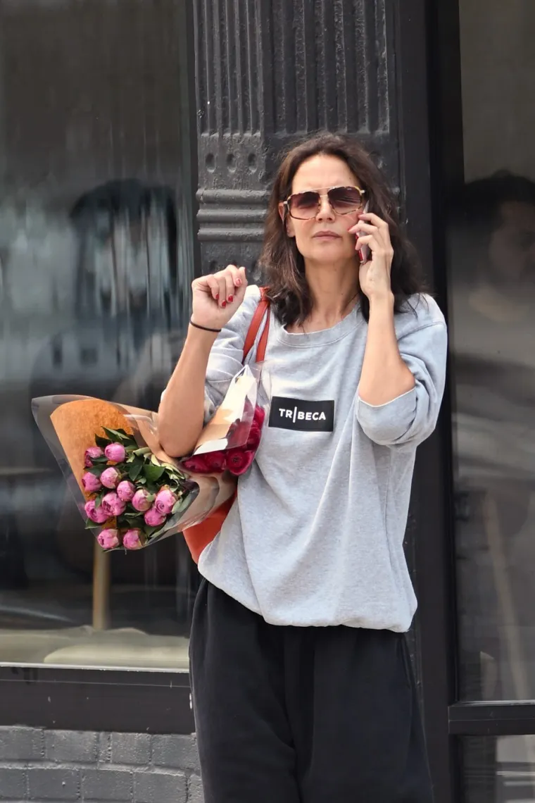Katie Holmes snimljena nakon glasina o novoj ljubavi: Svi pričaju o ovom markantnom frajeru