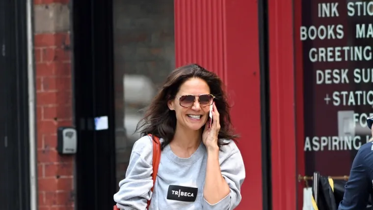 Katie Holmes snimljena nakon glasina o novoj ljubavi: Svi pričaju o ovom markantnom frajeru