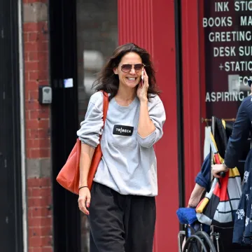 Katie Holmes snimljena nakon glasina o novoj ljubavi: Svi pričaju o ovom markantnom frajeru