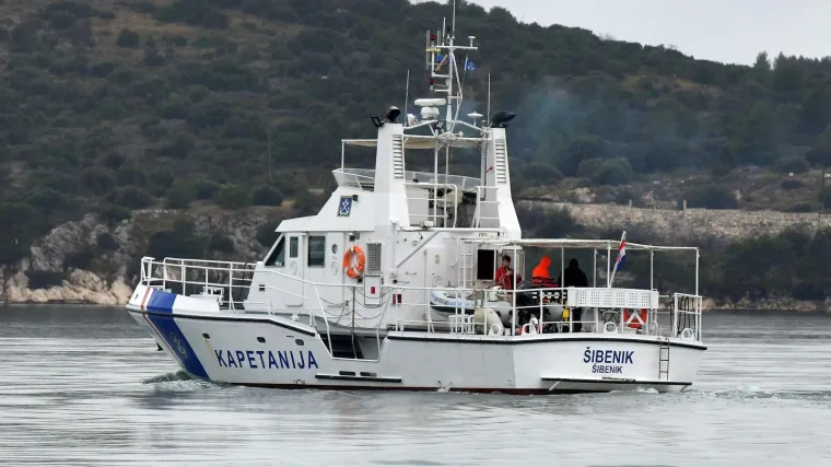 Drama u moru kod Ploča: Brodica potonula, Lučka kapetanija spa&scaron;avala poljsku obitelj