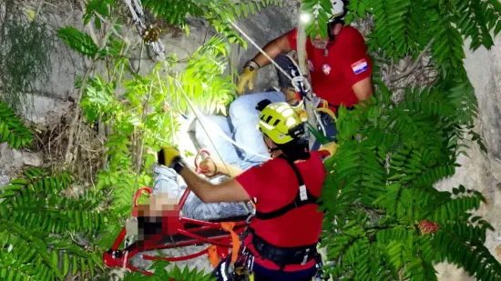 Dron u sumrak otkrio nestalog mu&scaron;karca: HGSS se užetima spu&scaron;tao niz litice