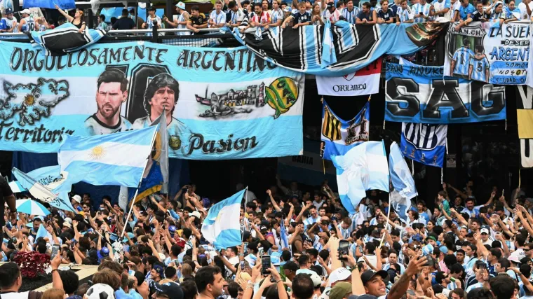 Pogledajte ovu ludnicu! Argentinski navijači napravili nevjerojatnu atmosferu, Engleza ni na mapi