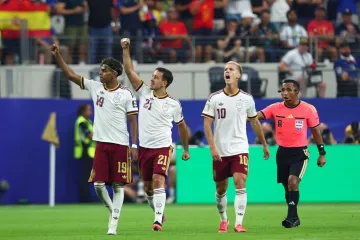 Slavlje od Dallasa do Madrida na jednoj, a ti&scaron;ina na drugoj strani