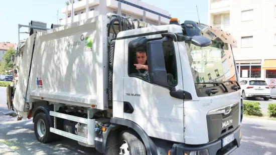 Bulj htio otpad iz kamiona iskrcati pred zgradom Županije: 'Trebao je dostaviti samo jedan papir'