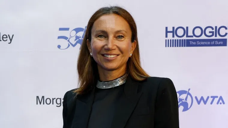 Iva Majoli podijelila rijedak trenutak sa suprugom: Romantičan poljubac ispred Wimbledona
