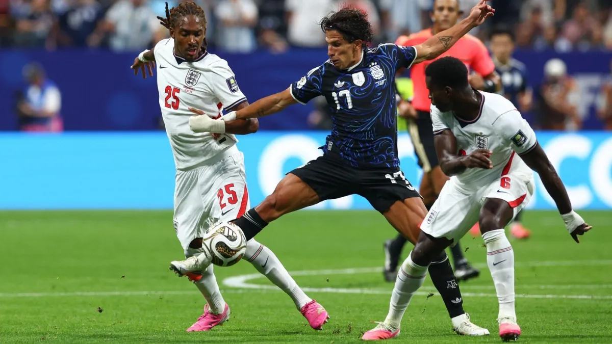 GOOOL! Englezi &scaron;okirali prvake: Gordon zabio za vodstvo protiv Argentine