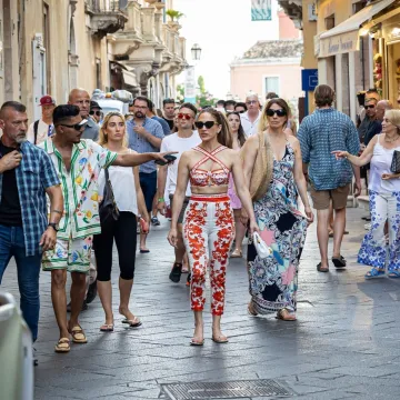 Nema Photoshopa: Jennifer Lopez pokazala kako stvarno izgleda u uskom kompletu