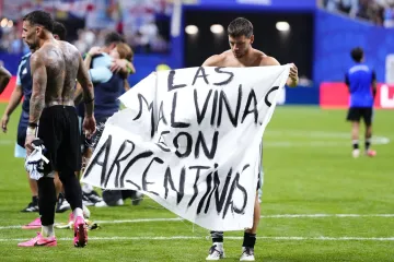 Argentinci nakon pobjede razvili sporni transparent, Britanci odmah zatražili reakciju FIFA-e