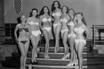 Na plažama su se kontrolirali kupaći kostimi, a jedan je model iz 1946. izazvao veliki skandal