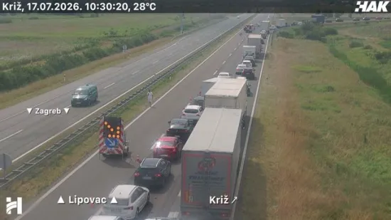 Kaos na A3: Cisterna se prevrnula nakon sudara s autom, vatrogasci izvlačili ljude iz kanala