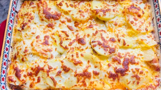 Recept za sočni složenac od krumpira i mljevenog mesa koji će odu&scaron;eviti cijelu obitelj