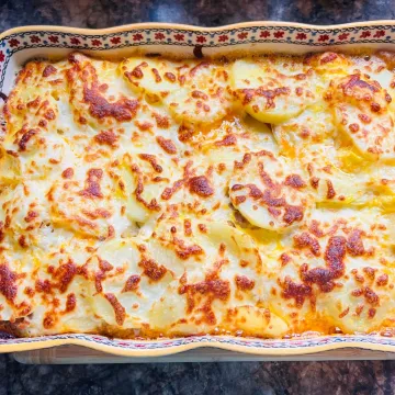 Recept za sočni složenac od krumpira i mljevenog mesa koji će odu&scaron;eviti cijelu obitelj