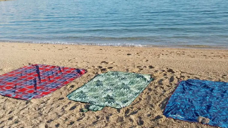 Prvi red do mora - nema govora! Pazite &scaron;to su zorom na plaži zatekli komunalci
