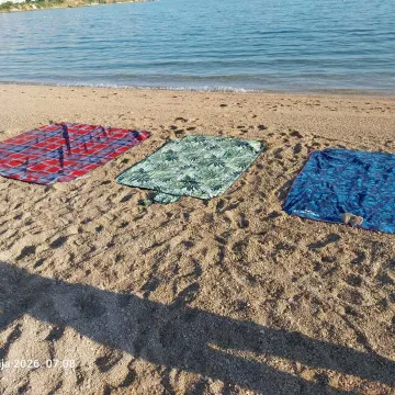 Prvi red do mora - nema govora! Pazite &scaron;to su zorom na plaži zatekli komunalci