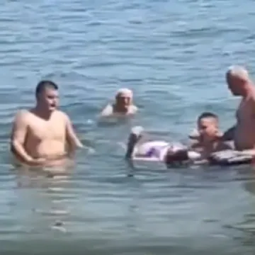 Tri mladića spasila ženu od utapanja u Ka&scaron;tel Gomilici: 'Vikala je: 'Umrit ću, umrit ću!''