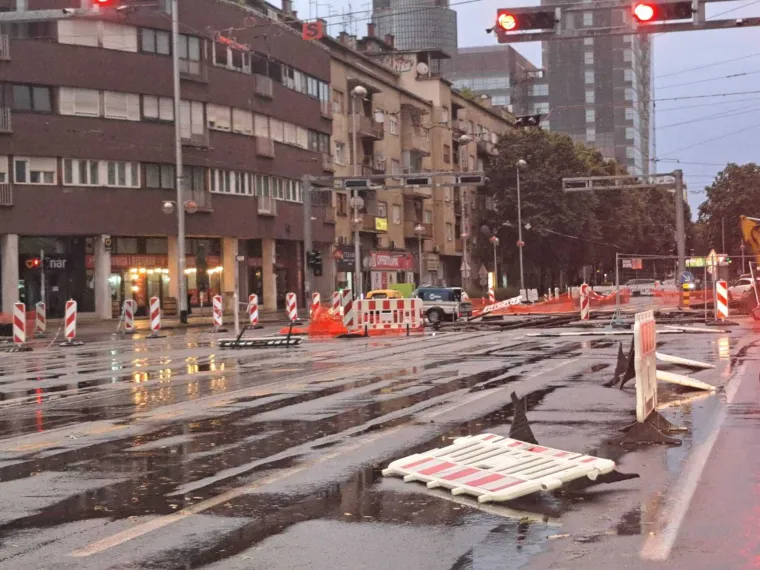 Vjetar napravio probleme u Zagrebu: 'Ovo je katastrofa', temperatura pala za 10 stupnjeva