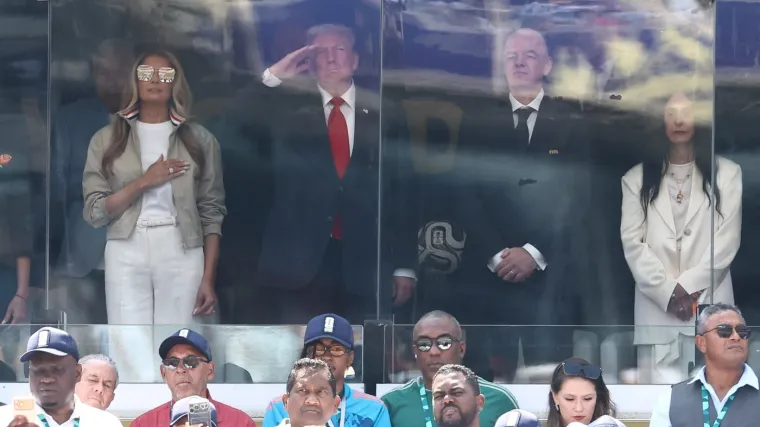 Trump je isto na finalu SP-a - jedva da se vidi. Melania je s njim, a evo tko im pravi dru&scaron;tvo