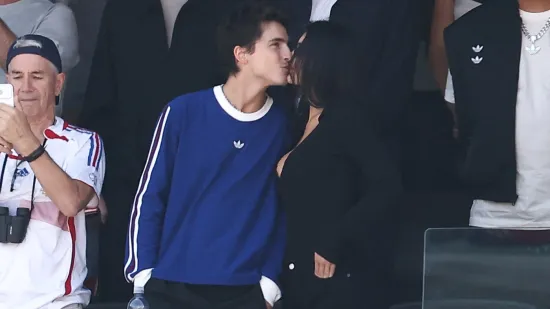 Timoth&eacute;e Chalamet i Kylie Jenner se ljubili pred tisućama ljudi, fotografije su hit