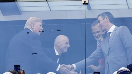 Kamere snimile 'naji&scaron;čekivaniji' trenutak na tribinama: Trump mu je pružio ruku nakon svega