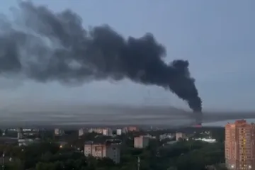 Ruske bombe uni&scaron;tile peterokatnicu: Među ozlijeđenima djeca, brzo stigao žestok odgovor