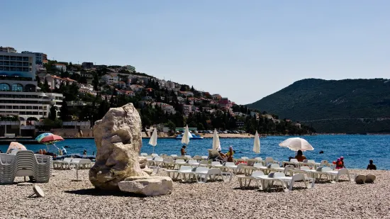 Kava za 1 euro, ćevapi 5: Ovo je jedno od najpovoljnijih mjesta za odmor na Jaranu