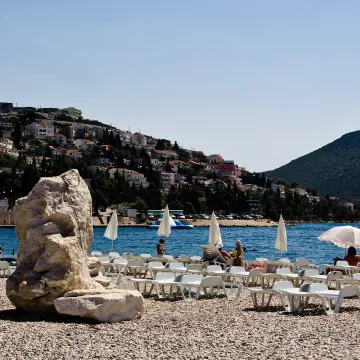 Kava za 1 euro, ćevapi 5: Ovo je jedno od najpovoljnijih mjesta za odmor na Jaranu
