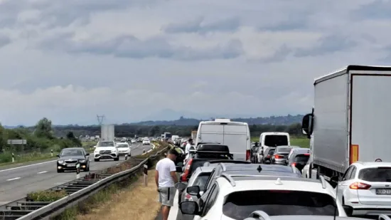 Opet kaos na cestama, prema moru 'gmižu' kolone: 'Ljudi su iza&scaron;li iz auta, stojimo'