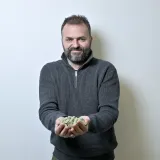 Sven radi kao programer, a nakon posla proizvodi domaću tjesteninu, i to od - batata