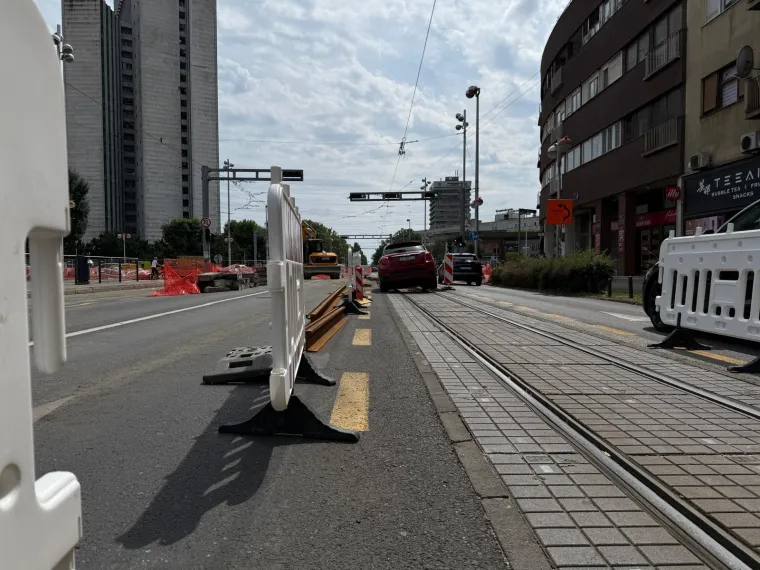 Vozača Fiata će ovo ko&scaron;tati: Pogledajte &scaron;to se dogodilo na ključnom križanju