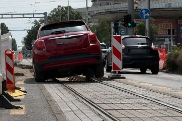 Vozača Fiata će ovo ko&scaron;tati: Pogledajte &scaron;to se dogodilo na ključnom križanju