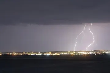 Bojite se udara groma? Evo savjeta kako se za&scaron;tititi dok sijevaju munje