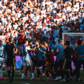 Mojmira oprala Argentince: 'Žalosne scene, &scaron;akom je udario Danija Olma'