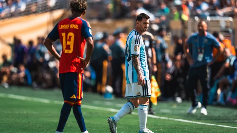 Yamal otkrio &scaron;to mu je Messi rekao nakon finala: Cijeli svijet gledao njihov susret