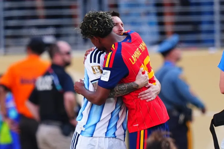 Yamal otkrio &scaron;to mu je Messi rekao nakon finala: Cijeli svijet gledao njihov susret