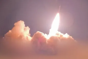 SAD zavr&scaron;io najnoviji val napada u Iranu, gori tanker u Hormuzu: 'Gađali smo zapovjedne centre'
