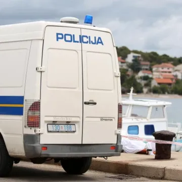 Unajmili dva katamarana pa nestali s dugovima: &Scaron;teta se mjeri u stotinama tisuća eura