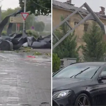 &Scaron;ire se apokaliptične scene: Vjetar čupao stabla, krovove i semafore! Ozlijeđeno 15 ljudi