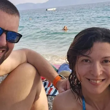 Nasmijan i u sjajnoj formi: Pobjednik 'Života na vagi' Mislav podijelio predivan ljetni trenutak sa suprugom