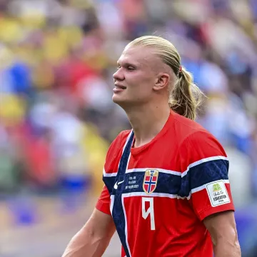 Nakon zavr&scaron;etka Svjetskog prvenstva Erling Haaland proslavio je rođendan na jahti s djevojkom