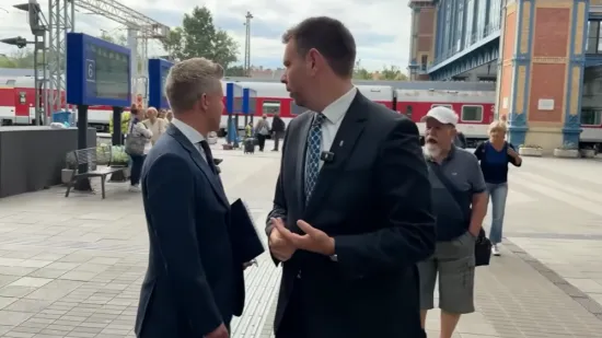 Čovjek pljunuo mađarskog premijera nasred ulice, kamere snimile njegovu reakciju